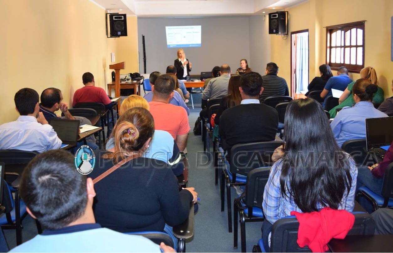 Capacitan al personal policial en materia de Seguridad Vial – DATAMARCA