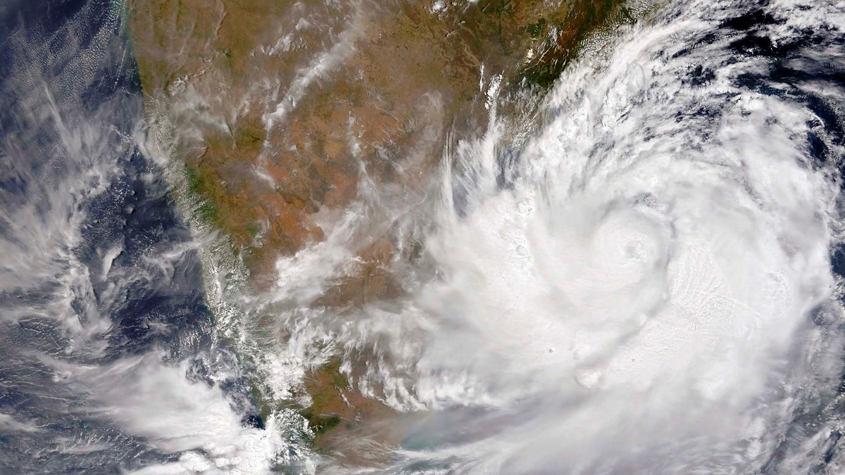 El huracán Fani tocó tierra en la costa de India: evacuaron a un millón de personas