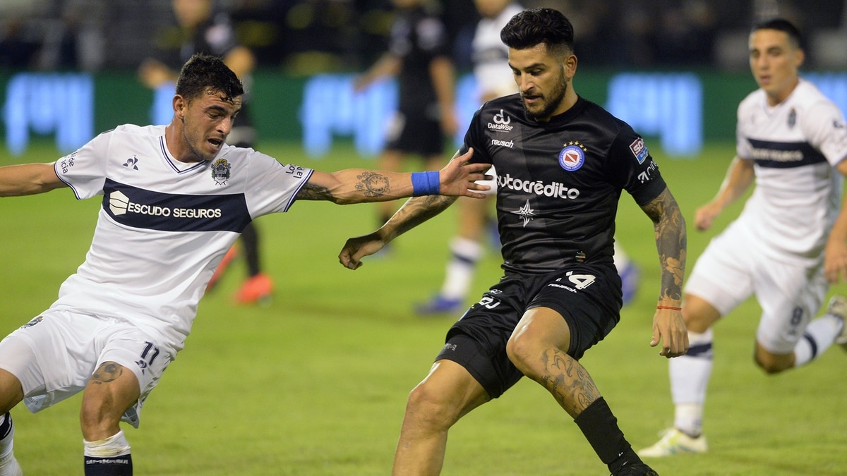 Gimnasia empata con Argentinos, pero no le alcanza para llegar a la semifinal de la Copa de la Superliga