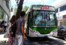Los colectivos circularán con frecuencias reducidas en la jornada de hoy