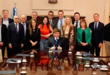 Milei presentó oficialmente a su nuevo Gabinete con una foto en Casa Rosada
