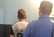 Le dio una golpiza a su hijo adolescente y fue aprehendido