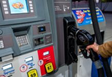 Estados Unidos habilitó “temporalmente” la venta de petróleo ruso