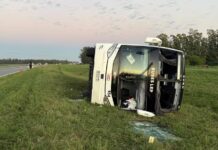 Despistó y volcó un micro de larga distancia en la ruta 9: hay 45 heridos