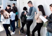 Se perdieron más de 124.700 empleos registrados en un año y crecen los monotributistas