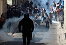 Bolivia: enfrentamientos entre manifestantes y policías sacudieron La Paz