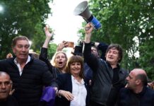 Motosierra sin fin: Milei mantendrá el ajuste a pesar de las protestas en su contra
