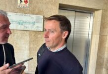 La Justicia ordenó peritar el teléfono del contratista que refaccionó la casa de Adorni