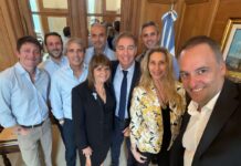 No habrá reunión de la mesa política por la pelea entre Martín Menem y Santiago Caputo